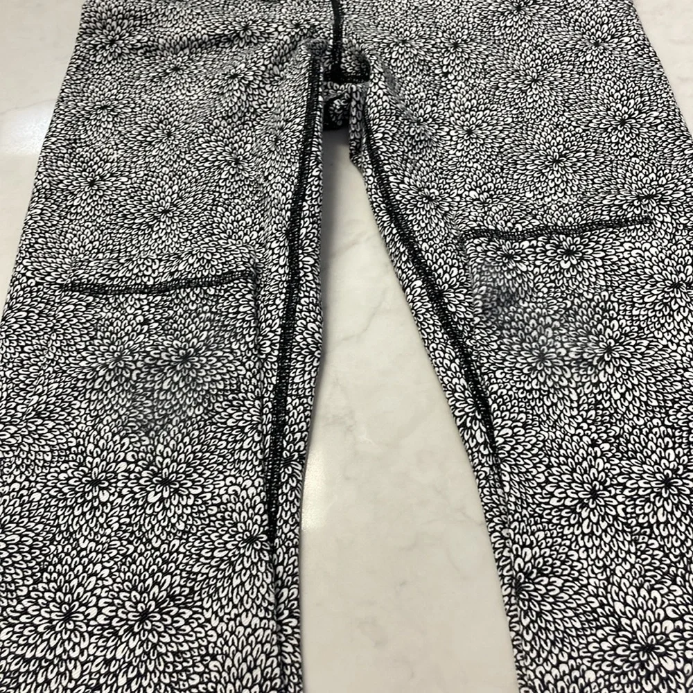 Lululemon Athletica Size 4